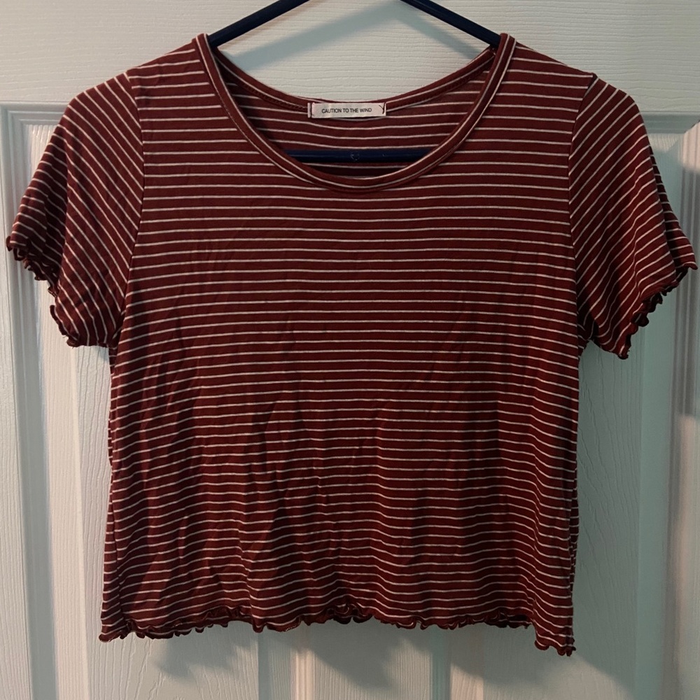 Maroon cropped top (barley worn)